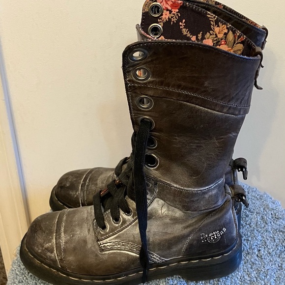 Dr. Martens Shoes - Dr. Martens 1914 Triumph Floral Lined Combat Boots